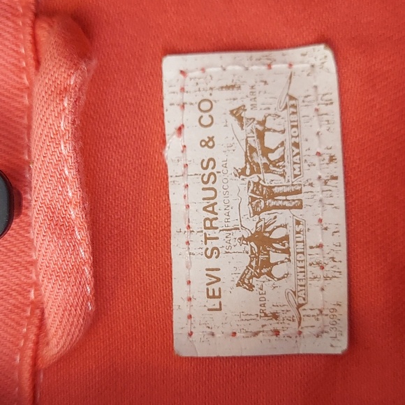 Levi's Levi Strauss & Co Coral Button Stretchy Denim Vest, Size Small, Like New - Picture 5 of 9